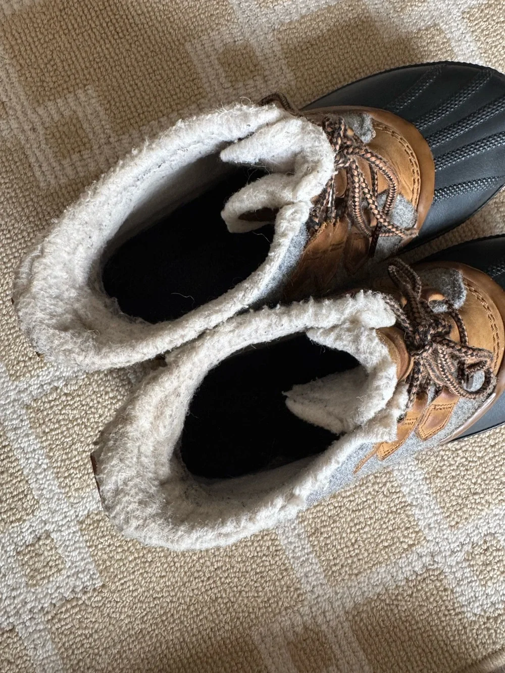 Sorel Out N About Plus Waterproof Felt Duck Boots Gray Tan Size 8.5